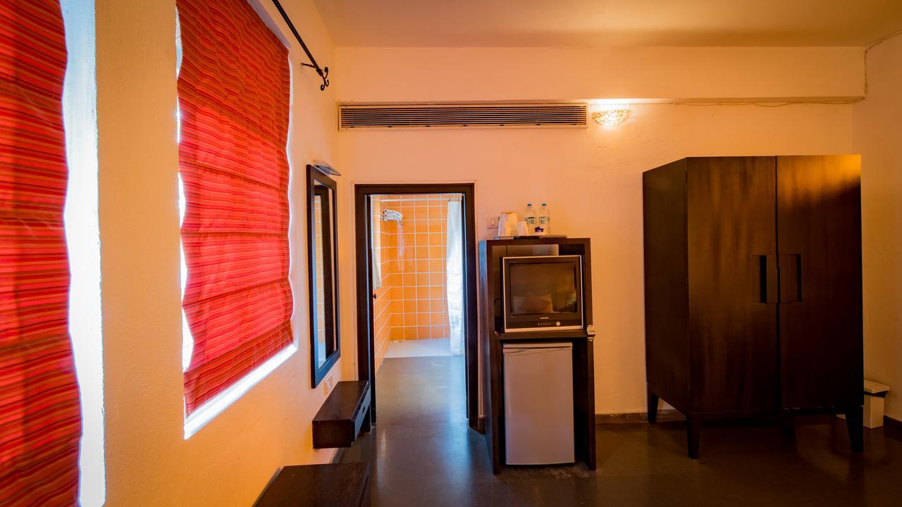 Waters Boutique Hotel By Spectrum Holiday GOA Екстериор снимка